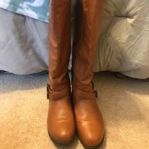 Tall riding boots